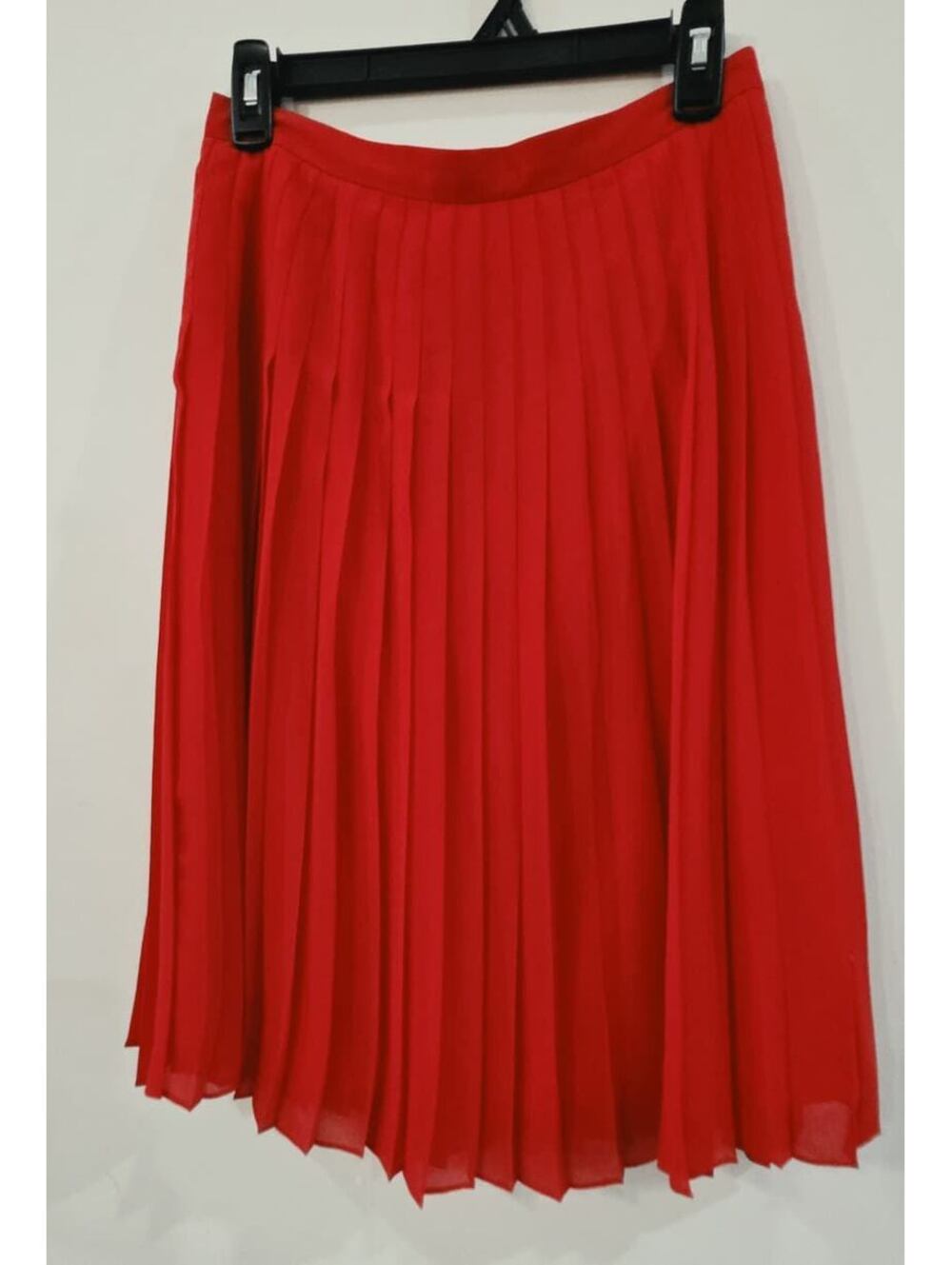Ann Taylor Women's Red Pleated Midi Skirt Size 2